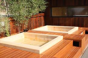 Friemily Pool Villa & Hotel