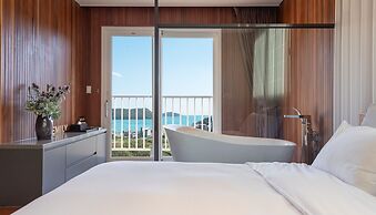 Friemily Pool Villa & Hotel