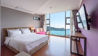 Friemily Pool Villa & Hotel