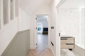The Battersea Place - Charming 4bdr Flat
