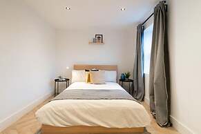 The Battersea Place - Charming 4bdr Flat