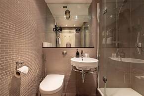 The River Thames View - Stunning 2bdr Flat With Study Room Balcony