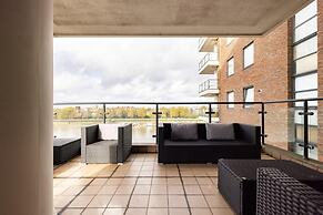 The River Thames View - Stunning 2bdr Flat With Study Room Balcony