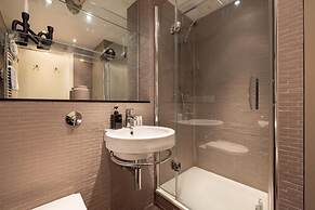 The River Thames View - Stunning 2bdr Flat With Study Room Balcony