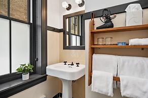 Kasa Atrium Studio in East Liberty Neighborhood The Maverick