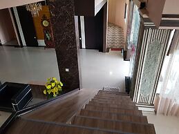 Capital O 93263 Linge Land Hotel