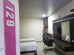 Capital O 93263 Linge Land Hotel