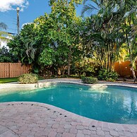 Kasa Laguna 5BD 2BA With Pool Putting Green
