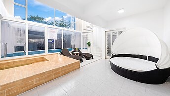 Gyeongju Jullietapoolvilla&kidspension