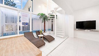 Gyeongju Jullietapoolvilla&kidspension