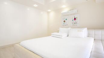 Gyeongju Jullietapoolvilla&kidspension