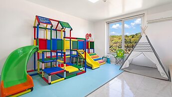 Gyeongju Jullietapoolvilla&kidspension