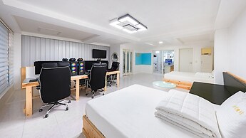 Gyeongju Jullietapoolvilla&kidspension