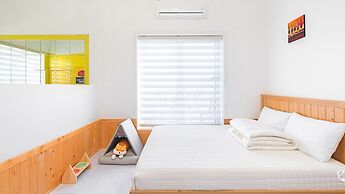 Gyeongju Jullietapoolvilla&kidspension