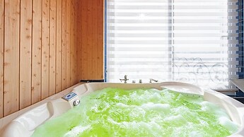 Gyeongju Jullietapoolvilla&kidspension