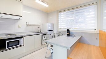 Gyeongju Jullietapoolvilla&kidspension