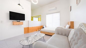 Gyeongju Jullietapoolvilla&kidspension