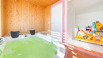 Gyeongju Jullietapoolvilla&kidspension