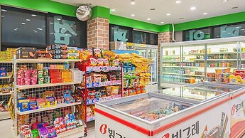 Gyeongju Jullietapoolvilla&kidspension