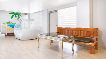 Gyeongju Jullietapoolvilla&kidspension