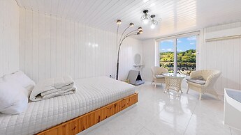 Gyeongju Jullietapoolvilla&kidspension