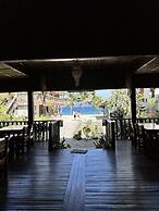 Bamboo House Beach Lodge & Restaurant