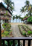 Bamboo House Beach Lodge & Restaurant