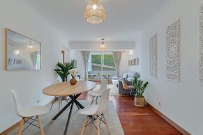 Tropical Pearl by Atlantic Holiday