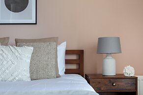 The Stratford Apartments