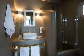 Villa Dafni 4BD with Pool in Kalafatis