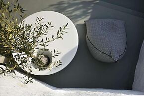 Villa Dafni 4BD with Pool in Kalafatis