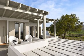 Villa Dafni 4BD with Pool in Kalafatis