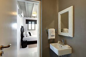 Villa Dafni 4BD with Pool in Kalafatis