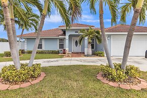 Gorgeous Lake Worth Beach House 4 Bedroom Home by RedAwning