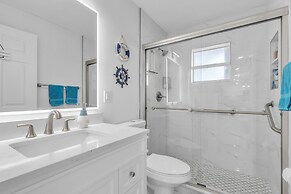 Lake Worth Beach House 3 Bedroom Home by Redawning