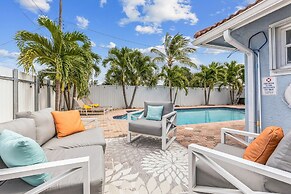 Lake Worth Beach House 3 Bedroom Home by Redawning