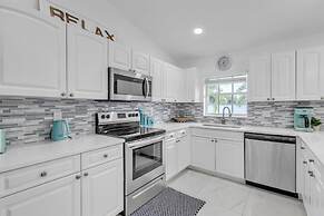 Lake Worth Beach House 3 Bedroom Home by Redawning