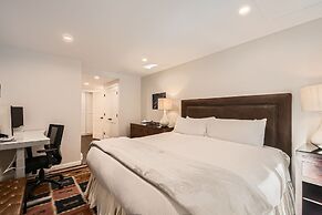 303 Fallridge Condominiums 3 Bedroom Condo by RedAwning