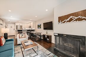 303 Fallridge Condominiums 3 Bedroom Condo by RedAwning