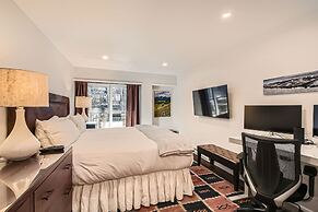 303 Fallridge Condominiums 3 Bedroom Condo by RedAwning