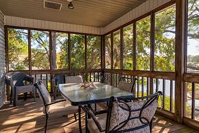 Peaceful Porches - 519 Buchanon 3 Bedroom Home by Redawning