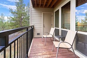 Seventh Mountain 1123 3 Bedroom Condo by RedAwning