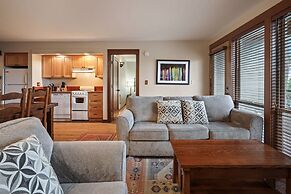 Seventh Mountain 1123 3 Bedroom Condo by RedAwning