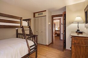 Seventh Mountain 1123 3 Bedroom Condo by RedAwning