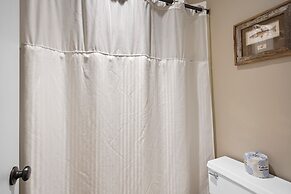 Seventh Mountain 1123 3 Bedroom Condo by RedAwning