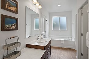 172 Avocet 4 Bedroom Home by RedAwning