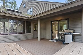 9 Cottonwood 3 Bedroom Home by RedAwning