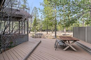 9 Cottonwood 3 Bedroom Home by RedAwning