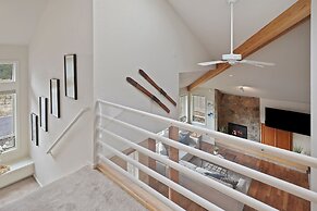 9 Cottonwood 3 Bedroom Home by RedAwning