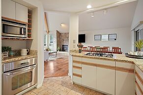 9 Cottonwood 3 Bedroom Home by RedAwning